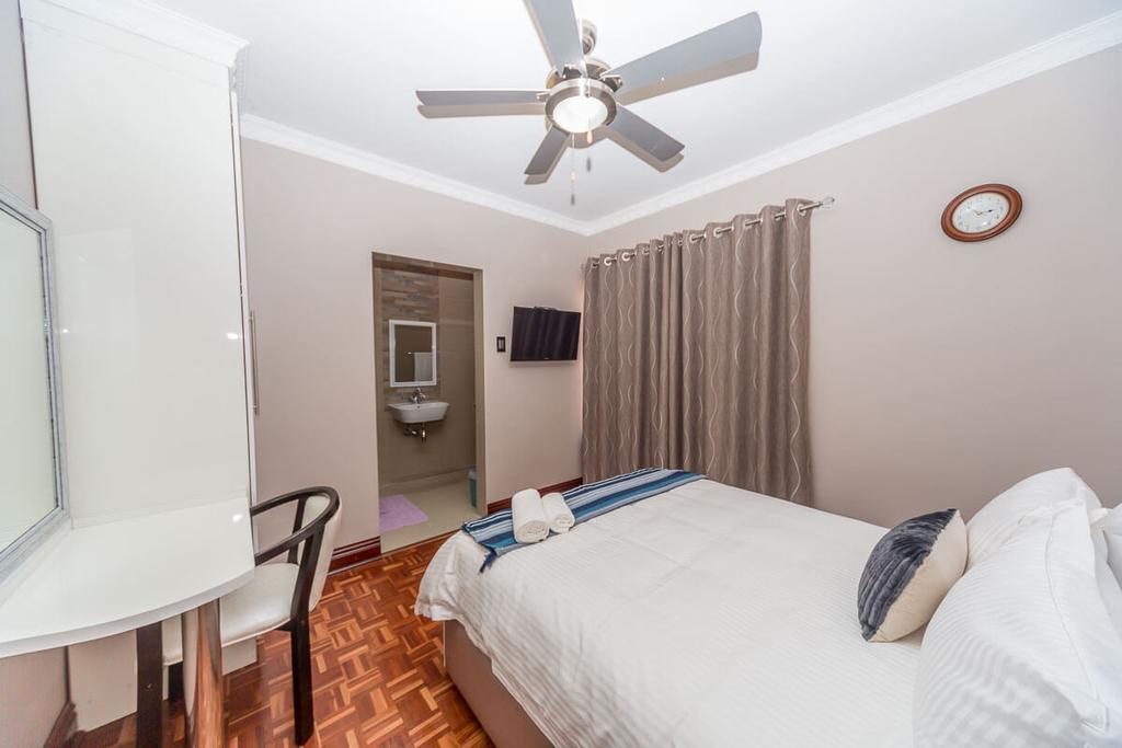 The Musafer Travel Lodge Pietermaritzburg Buitenkant foto